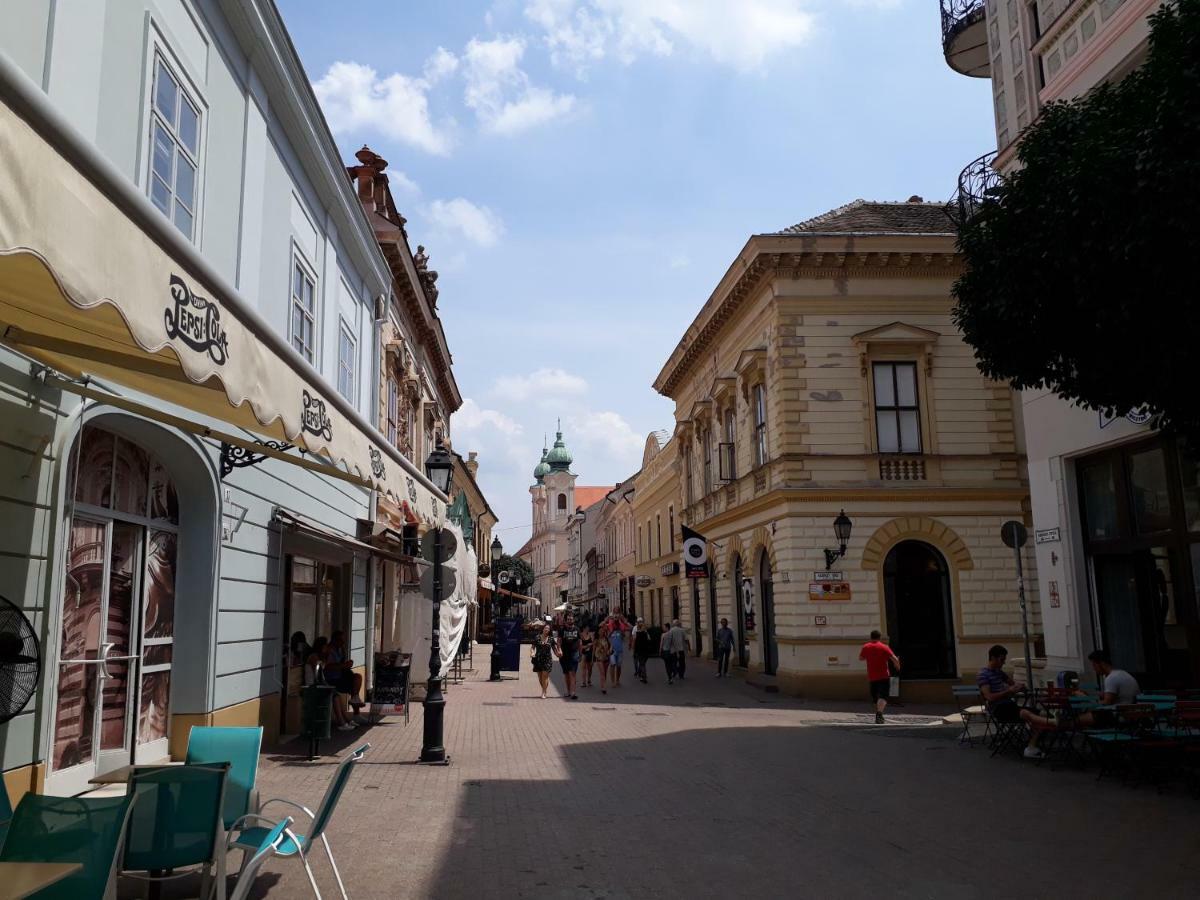 Sunny City Center Pécs Exterior foto