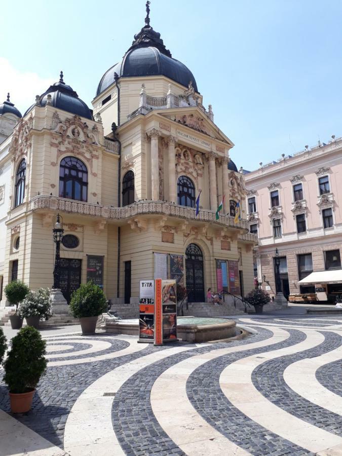 Sunny City Center Pécs Exterior foto
